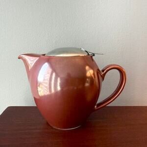 Teapot by Bee House of Japan Stainless Steel Clip-On Lid and Strainer